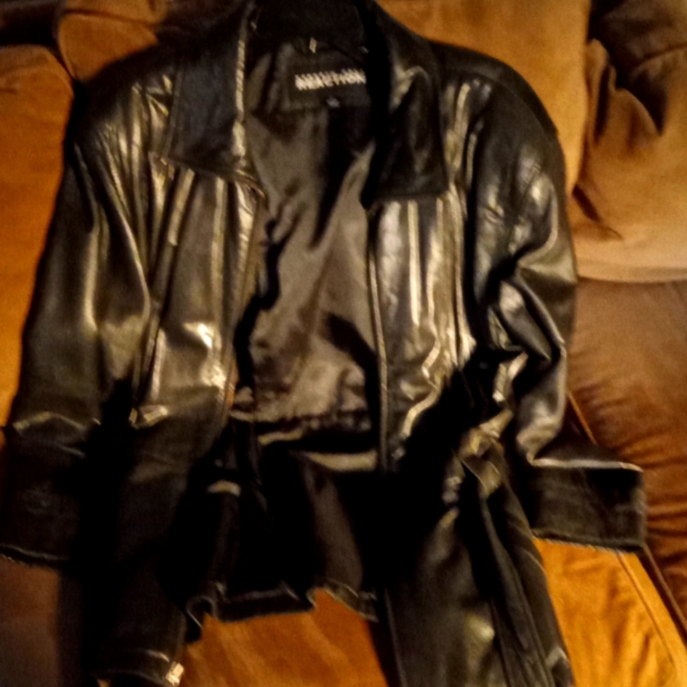 Size medium leather 90 jacket